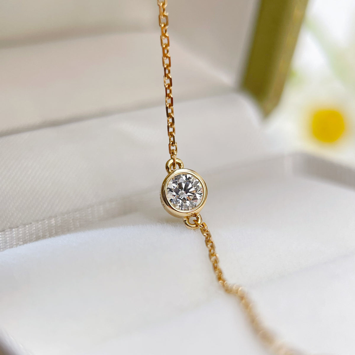 Solitaire Bezel Diamond Bracelet 0.2 Carat Diamond Bracelet In 18K Solid Yellow Gold With Certificate