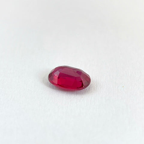 NO.33  1 Carat Oval Ruby Loose Gemstone Natural Unheated Guild Certificated Pigeon's Blood Color