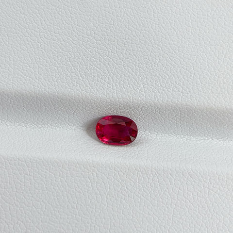 NO.33  1 Carat Oval Ruby Loose Gemstone Natural Unheated Guild Certificated Pigeon's Blood Color