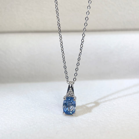 1.5CT Cushion Blue Sapphire Pendant  Light Blue Simple And Elegant Design 18K Solid Gold With Certificate