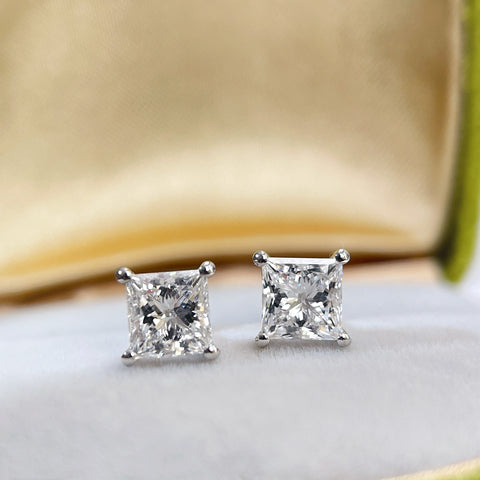 Close-up front view of 1 carat princess-cut lab-grown diamonds