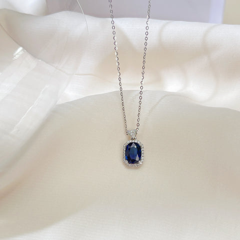 Natural Perfume Bottle Blue Sapphire necklace 18K solid gold