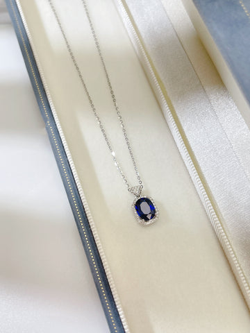 Natural Perfume Bottle Blue Sapphire necklace 18K solid gold