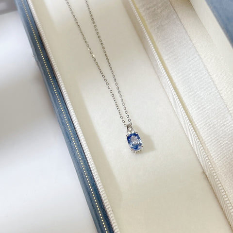 1.5CT Cushion Blue Sapphire Pendant  Light Blue Simple And Elegant Design 18K Solid Gold With Certificate