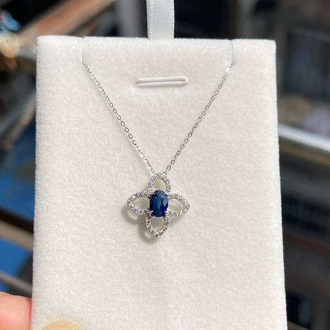 Lucky Clover Natural Blue Sapphire Pendant 18K solid gold