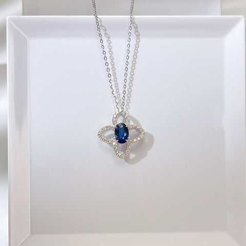 Lucky Clover Natural Blue Sapphire Pendant 18K solid gold