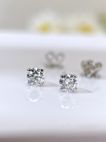 Four Heart Prongs 0.5ct  Diamond Earring 18K solid gold
