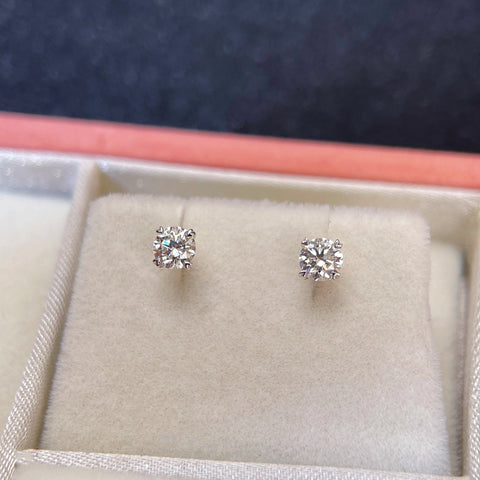 Four Heart Prongs 0.5ct  Diamond Earring 18K solid gold