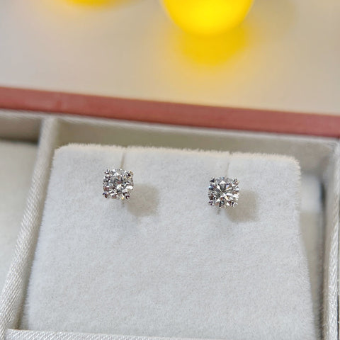Four Heart Prongs 0.5ct  Diamond Earring 18K solid gold