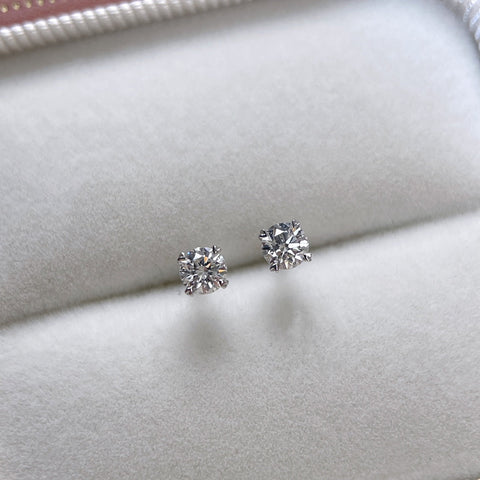 Four Heart Prongs 0.5ct  Diamond Earring 18K solid gold