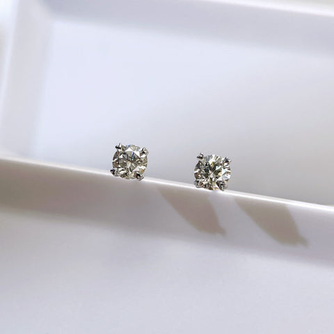 Four Heart Prongs 0.5ct  Diamond Earring 18K solid gold