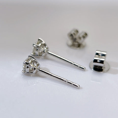 Four Heart Prongs 0.5ct  Diamond Earring 18K solid gold
