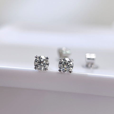 Four Heart Prongs 0.5ct  Diamond Earring 18K solid gold