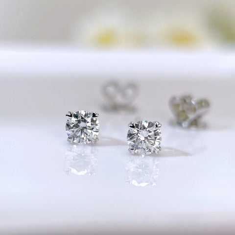 Four Heart Prongs 0.5ct  Diamond Earring 18K solid gold