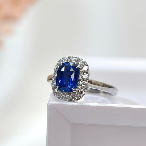 Natural 2.06 Carat Royal Blue Sapphire Ring 18K Solid Gold With EGL Certificate