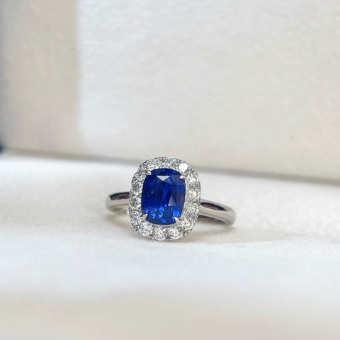 Natural 2.06 Carat Royal Blue Sapphire Ring 18K Solid Gold With EGL Certificate