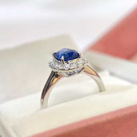 Natural 2.06 Carat Royal Blue Sapphire Ring 18K Solid Gold With EGL Certificate