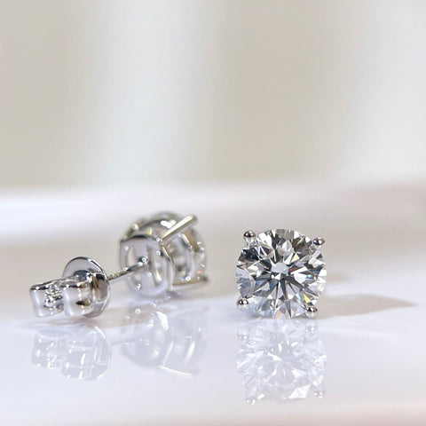 2CT Lab Grown Diamond IGI Certificate D VVS2 four prongs stud Earring 18K solid gold