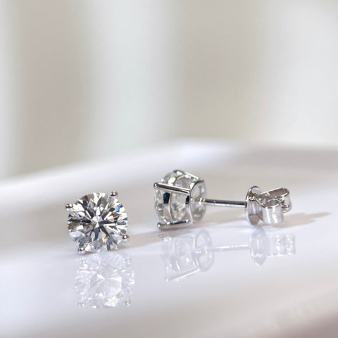 2CT Lab Grown Diamond IGI Certificate D VVS2 four prongs stud Earring 18K solid gold